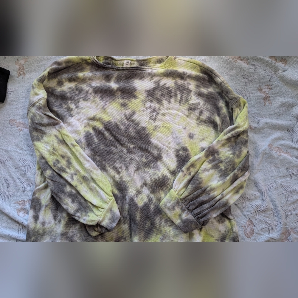 $$ Tide Eye Sweater
